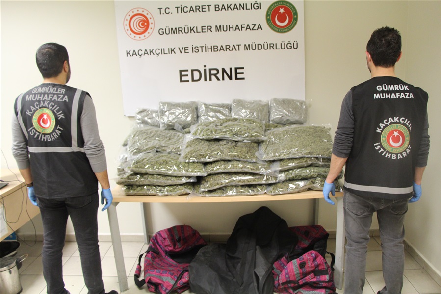 Kapıkule’de 13 milyon lira değerinde uyuşturucu ve kaçak eşya ele geçirildi 