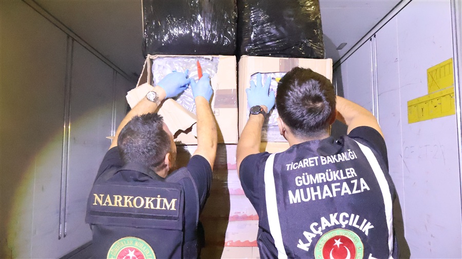 ZEHİR TACİRLERİNE GÜMRÜKLER MUHAFAZA DARBESİ